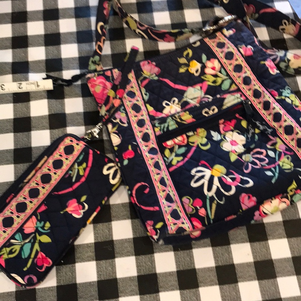 Vera Bradley Crossbody w/Wallet in “Ribbons”
